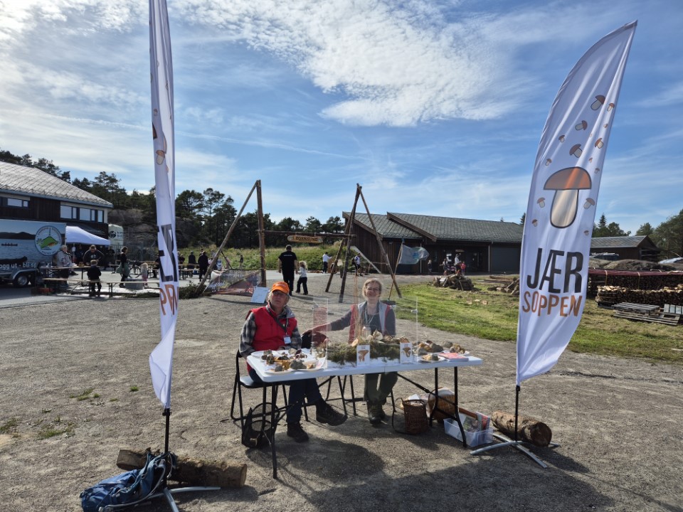 Hilde og Johan Tore på Soppens og Friluftslivets dag 2025, Egersund